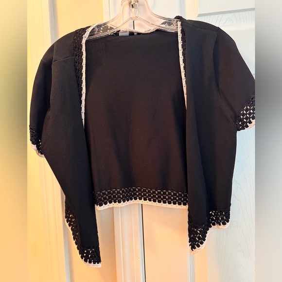 WHBM black & white shrug - crochet borders. - Picture 1 of 9